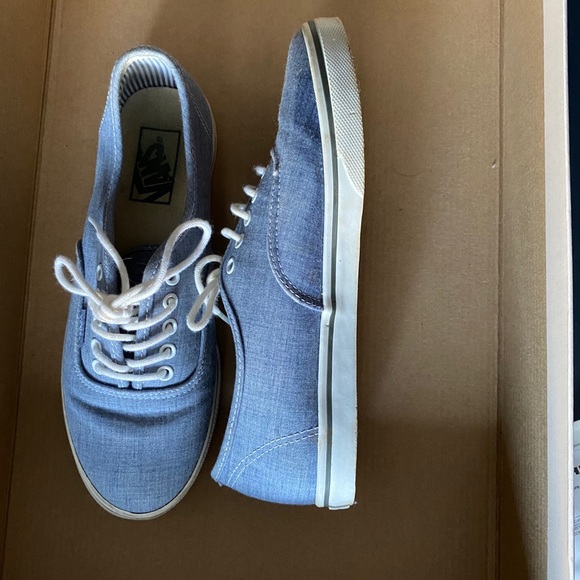 Vans - Picture 2 of 5